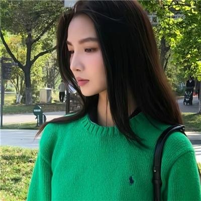 窃窃私语